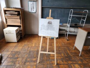 学校スタジオ・美術飾りとして、書きかけの絵・職員室・基本飾り込・小道具・高校生用教室・アトリエミカミ管理運営・ロケ地・桜川市・真壁町・ドラマ・映画・ミュージックビデオ・撮影場所・東京近郊・YouTube撮影・ロケハン・美術建て込み