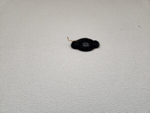 校長室の額の取付金具破損している・取り外して・新規に交換・1年ぶりに額取付・基本飾り込・小道具・高校生用教室・アトリエミカミ管理運営・ロケ地・桜川市・真壁町・ドラマ・映画・ミュージックビデオ・撮影場所・東京近郊・YouTube撮影・ロケハン・美術建て込み