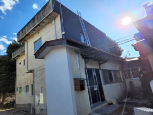登録有形文化財橋本旅館スタジオの新館屋上・雨漏り・修理・ロケ地・ロケ場所・撮影場所・ハウススタジオ・レンタルスタジオ⊡・アトリエミカミ管理運営・ドラマ撮影・映画撮影・ミュージックビデオ撮影・YouTube撮影・コスプレ撮影・有名ロケ地・東京近郊・桜川市・真壁町