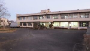 学校・学校スタジオ・屋上・人気・撮影スポット・職員室・基本飾り込・小道具・高校生用教室・アトリエミカミ管理運営・ロケ地・桜川市・真壁町・ドラマ・映画・ミュージックビデオ・撮影場所・東京近郊・屋上・出口
