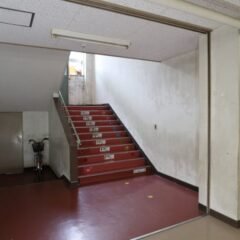 学校スタジオ・屋上・人気・撮影スポット・職員室・基本飾り込・小道具・高校生用教室・アトリエミカミ管理運営・ロケ地・桜川市・真壁町・ドラマ・映画・ミュージックビデオ・撮影場所・東京近郊・屋上・出口