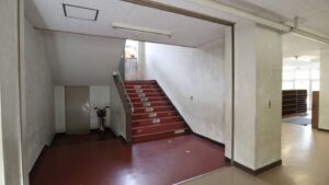 学校スタジオ・屋上・人気・撮影スポット・職員室・基本飾り込・小道具・高校生用教室・アトリエミカミ管理運営・ロケ地・桜川市・真壁町・ドラマ・映画・ミュージックビデオ・撮影場所・東京近郊・屋上・出口