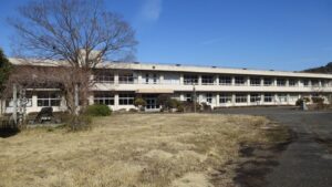 学校スタジオ・外観・アトリエミカミ管理運営・撮影場所・ロケ地・ドラマ撮影・映画撮影・ミュージックビデオ撮影・CM撮影・コマーシャル撮影・ウエーブ動画・撮影現場・東京近郊・YouTube撮影・スチール撮影・グラフィック撮影・イメージ撮影・再現ドラマ撮影