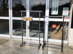 学校スタジオ・備品・ハンガーラック・増設・飾り・衣装部・メイク・衣装掛け・イメージカット・ロケ地・ロケ場所・撮影場所・撮影スポット・学校庭・コスプレ撮影・ドラマ撮影・映画撮影・YouTube撮影・ハウススタジオ・レンタルスタジオ・貸しスタジオ・アトリエミカミ管理運営・東京近郊・桜川市・真壁町・スタジオ