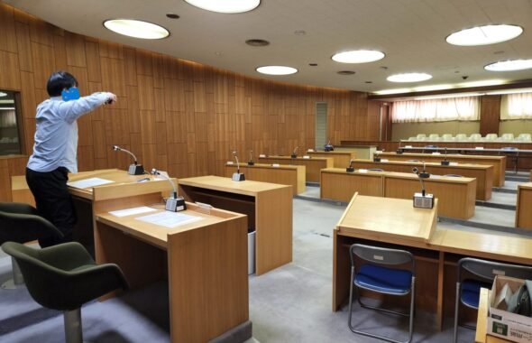 裁判所に観える議場・会議室・撮影・ロケ地・アトリエミカミがロケーションコーデネートしてます・ドラマ・映画・ミュージックビデオ・ロケ場所