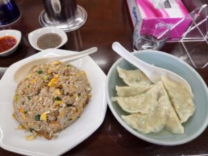 宇都宮餃子・笑平・ランチ・お昼ごはん・水餃子・焼き餃子・炒飯・打合せ・会議・アトリエミカミ・宇都宮・撮影・撮影場所・ハウススタジオ・貸しスタジオ・動物レンタル・動物プロ・撮影企画・制作・登録有形文化財橋本旅館スタジオ・学校スタジオ・アパートスタジオ・喫茶店スタジオ・キッチンスタジオ・元ビジネスホテルスタジオ・大型戸建スタジオ