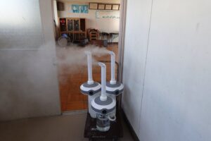 学校スタジオ・消毒・次亜塩素水・超音波加湿器・電動噴霧器・新型コロナ感染症・感染症対策・感染症予防・感染症対応・消毒液・アトリエミカミ・管理運営・撮影スタジオ・ロケ地・東京近郊・撮影場所・ドラマ撮影・ミュージックビデオ撮影・YouTube撮影・映画撮影・再現ドラマ撮影・コスプレ撮影・撮影会・撮影現場・桜川市・真壁町・東京・関東・東京近場