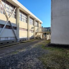 中庭・校庭・朝礼台・ロケハン・体育館・学校スタジオ・アトリエミカミ管理運営・ロケ地・東京近郊・撮影場所・ドラマ撮影・ミュージックビデオ撮影・YouTube撮影・映画撮影・再現ドラマ撮影・コスプレ撮影・撮影会・撮影現場・桜川市・真壁町・東京・関東・東京