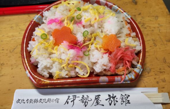 伊勢屋旅館・チラシ鮨・ロケ弁・弁当・食事・撮影飯・学校スタジオ・アトリエミカミ管理運営・撮影場所・ロケ地・ドラマ撮影・映画撮影・ミュージックビデオ撮影・CM撮影・コマーシャル撮影・ウエーブ動画・撮影現場・東京近郊・YouTube撮影・スチール撮影・グラフィック撮影・イメージ撮影・再現ドラマ撮影
