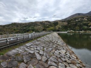 つくし湖・土手・堤防・桜・絶景・満開・学校スタジオ・ℝ５年３月２4日・美術建て込み・メインロケハン・オールスタッフロケハン・アトリエミカミ管理運営・ロケ地・東京近郊・撮影場所・ドラマ撮影・ミュージックビデオ撮影・YouTube撮影・映画撮影・再現ドラマ撮影・コスプレ撮影・撮影会・撮影現場・桜川市・真壁町・東京・関東・東京