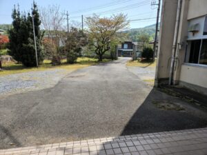 学校スタジオの昇降口周辺・問い合わせ急増・撮影スポット・学園ドラマ・コマーシャル撮影・CM撮影・映画撮影・再現ドラマ撮影・コスプレ撮影・ユーty－部撮影・アトリエミカミ・管理運営・学校撮影・レンタルスタジオ・東京近郊・東京・東京・関東・桜川市・真壁町・撮影専用物件・