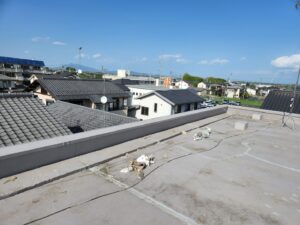気になる雨漏り修理・元ビジネスホテルスタジオ・大型戸建スタジオ・昭和でレトロなアパートスタジオ・駐車スペース・駐車場・美術トラック・美トラ・マイクロバス・搬入スペース・搬出スペース・美術小道具投入・メインロケハン・オールスタッフロケハン・撮影専用物件・アトリエミカミ管理運営・ロケ地・ロケ場所・ロケセット・撮影場所・ハウススタジオ・レンタルスタジオ・全室撮影専用・東京近郊・水海道・常総市・撮影用に改造・撮影専用電源確保・ドラマ・映画・ミュージックビデオ・バラエティー番・再現ドラマ・照明・警察の僚・学生寮・社員寮・合宿所設定