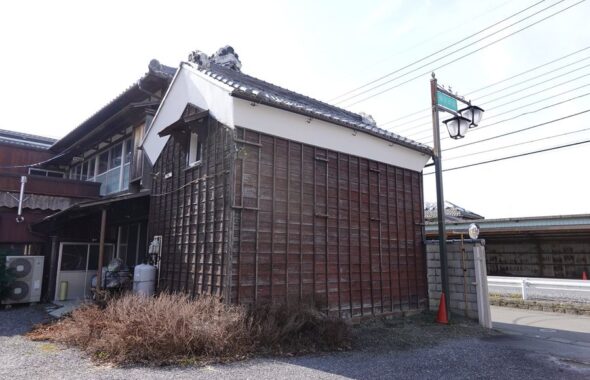 雑草駆除・・橋本旅館スタジオ・グットデザイン賞・登録有形文化財橋本旅館スタジオ・古民家カフェ・登録有形文化財・アトリエミカミ・管理運営・ドラマ撮影・映画撮影・再現ドラマ撮影・YouTube撮影・ミュージックビデオ撮影・CM撮影・ロケ地・ロケ現場・撮影場所・ハウススタジオ・レンタルスタジオ・貸しスタジオ・東京・東京近郊・桜川市・真壁町