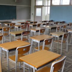 高校生用机と椅子・学校スタジオ・問い合わせ急増・撮影スポット・学園ドラマ・コマーシャル撮影・CM撮影・映画撮影・再現ドラマ撮影・コスプレ撮影・ユーty－部撮影・アトリエミカミ・管理運営・学校撮影・レンタルスタジオ・東京近郊・東京・東京・関東・桜川市・真壁町・撮影専用物件・