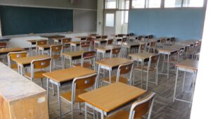 高校生用机と椅子・学校スタジオ・問い合わせ急増・撮影スポット・学園ドラマ・コマーシャル撮影・CM撮影・映画撮影・再現ドラマ撮影・コスプレ撮影・ユーty－部撮影・アトリエミカミ・管理運営・学校撮影・レンタルスタジオ・東京近郊・東京・東京・関東・桜川市・真壁町・撮影専用物件・