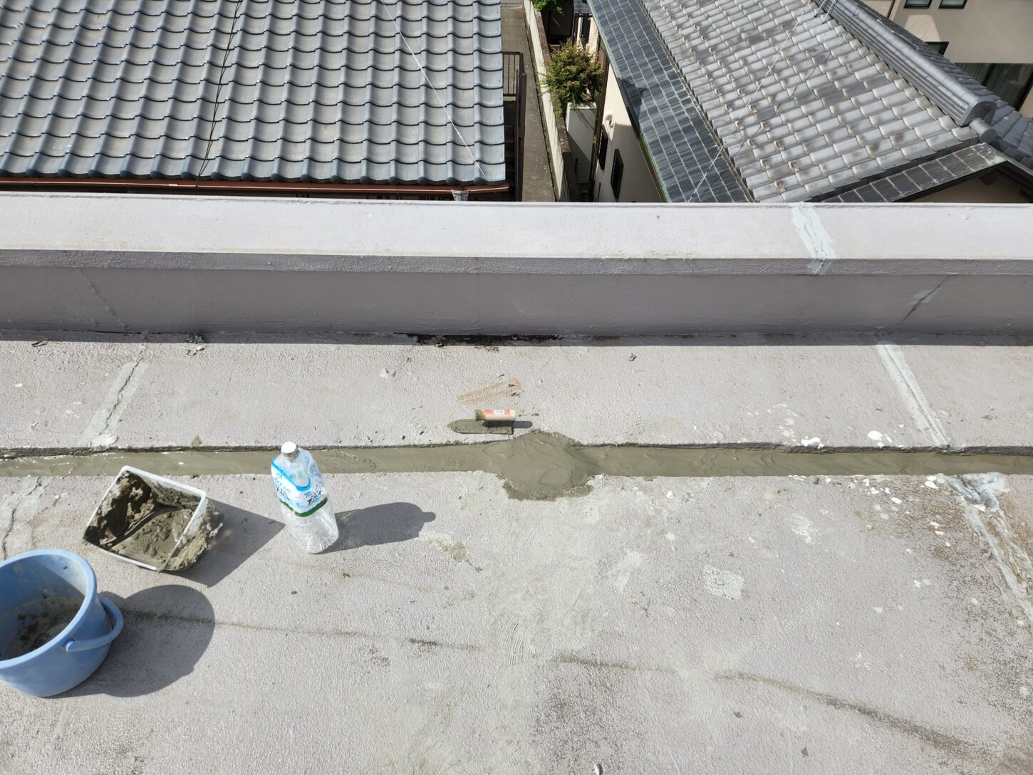 雨漏り修理・結果は・・・元ビジネスホテルスタジオ・大型戸建スタジオ・昭和でレトロなアパートスタジオ・駐車スペース・駐車場・美術トラック・美トラ・マイクロバス・搬入スペース・搬出スペース・美術小道具投入・メインロケハン・オールスタッフロケハン・撮影専用物件・アトリエミカミ管理運営・ロケ地・ロケ場所・ロケセット・撮影場所・ハウススタジオ・レンタルスタジオ・全室撮影専用・東京近郊・水海道・常総市・撮影用に改造・撮影専用電源確保・ドラマ・映画・ミュージックビデオ・バラエティー番・再現ドラマ・照明・警察の僚・学生寮・社員寮・合宿所設定