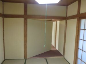 アパートスタジオ・取り外しができるパネル壁・撮影専用物件・アパートスタジオ・アパート・改造・撮影用電源・パネル壁・メインロケハン・オールスタッフロケハン・連続ドラマ・映画撮影・アトリエミカミ管理運営・撮影場所・ハウススタジオ・昭和でレトロなアパートスタジオ・撮影専用物件・出入り階段も俯瞰で撮影・ドラマ・映画・再現ドラマ・撮影ポイント・ロケ地・ロケ場所・常総市・水海道・東京近郊・東京駅から50分・駅歩5分