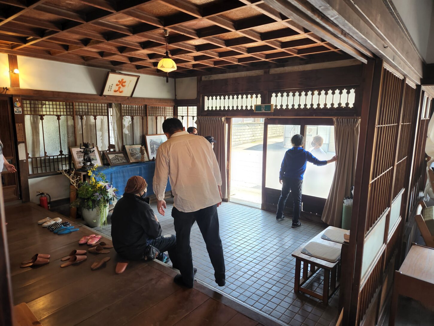 登録有形文化財橋本旅館スタジオ・メインロケハン・・橋本旅館スタジオ・グットデザイン賞・登録有形文化財橋本旅館スタジオ・古民家カフェ・登録有形文化財・アトリエミカミ・管理運営・ドラマ撮影・映画撮影・再現ドラマ撮影・YouTube撮影・ミュージックビデオ撮影・CM撮影・ロケ地・ロケ現場・撮影場所・ハウススタジオ・レンタルスタジオ・貸しスタジオ・東京・東京近郊・桜川市・真壁町