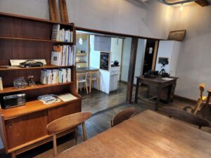連ドラ・ロケハン・橋本珈琲スタジオ・登録有形文化財橋本旅館スタジオ・グットデザイン賞・登録有形文化財橋本旅館スタジオ・古民家カフェ・登録有形文化財・アトリエミカミ・管理運営・ドラマ撮影・映画撮影・再現ドラマ撮影・YouTube撮影・ミュージックビデオ撮影・CM撮影・ロケ地・ロケ現場・撮影場所・ハウススタジオ・レンタルスタジオ・貸しスタジオ・東京・東京近郊・桜川市・真壁町