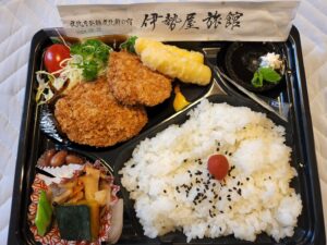 ロケ弁・伊勢屋旅館・登録有形文化財橋本旅館スタジオ・グットデザイン賞・登録有形文化財橋本旅館スタジオ・古民家カフェ・登録有形文化財・アトリエミカミ・管理運営・ドラマ撮影・映画撮影・再現ドラマ撮影・YouTube撮影・ミュージックビデオ撮影・CM撮影・ロケ地・ロケ現場・撮影場所・ハウススタジオ・レンタルスタジオ・貸しスタジオ・東京・東京近郊・桜川市・真壁町・撮影準備・