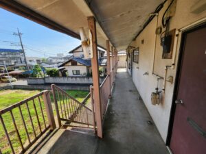 撮影専用に改造したアパートスタジオ・撮影用電源。壁の取り外し・撮影用物件・ハウススタジオ・レンタルハウス・貸しスタジオ・アトリエミカミ・管理運営・スタジオ料金・映画撮影・ドラマ撮影・再現ドラマ撮影・YouTube撮影・ミュージックビデオ撮影・CM撮影・東京・東京近郊・連続ドラマ撮影・ロケ地・ロケ場所・有名作品・ロケ地巡り・ロケハン・ロケ弁・撮影場所