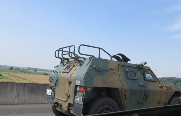 高速道路・自衛隊車両・アトリエミカミ・移動・ハウススタジオ。ロケーションコーデネート・ロケ場所・撮影場所・ドラマ撮影・映画撮影・ＣＭ撮影・YouTube撮影・ミュージックビデオ撮影・アパートスタジオ・学校スタジオ