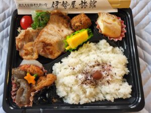6月２８日ロケ弁登録有形文化財橋本旅館スタジオ撮影・ロケ弁伊勢屋旅館・アトリエミカミ・管理運営・・登録有形文化財橋本旅館スタジオ庭・グットデザイン賞・登録有形文化財橋本旅館スタジオ・古民家カフェ・登録有形文化財・ドラマ撮影・映画撮影・再現ドラマ撮影・YouTube撮影・ミュージックビデオ撮影・CM撮影・ロケ地・ロケ現場・撮影場所・ハウススタジオ・レンタルスタジオ・貸しスタジオ・東京・東京近郊・桜川市・真壁町・撮影準備・