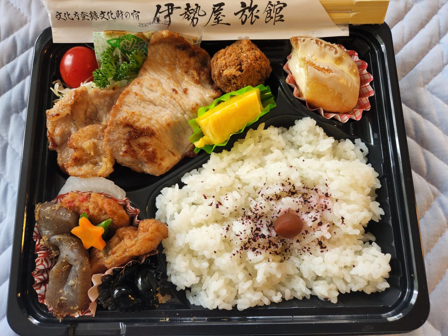 6月２８日ロケ弁登録有形文化財橋本旅館スタジオ撮影・ロケ弁伊勢屋旅館・アトリエミカミ・管理運営・・登録有形文化財橋本旅館スタジオ庭・グットデザイン賞・登録有形文化財橋本旅館スタジオ・古民家カフェ・登録有形文化財・ドラマ撮影・映画撮影・再現ドラマ撮影・YouTube撮影・ミュージックビデオ撮影・CM撮影・ロケ地・ロケ現場・撮影場所・ハウススタジオ・レンタルスタジオ・貸しスタジオ・東京・東京近郊・桜川市・真壁町・撮影準備・