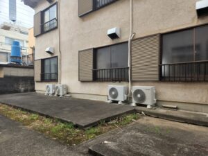 除草剤散布・アパートスタジオ・元ビジネスホテルスタジオ・撮影専用に改造したアパートスタジオ・撮影用電源。壁の取り外し・撮影用物件・ハウススタジオ・レンタルハウス・貸しスタジオ・アトリエミカミ・管理運営・スタジオ料金・映画撮影・ドラマ撮影・再現ドラマ撮影・YouTube撮影・ミュージックビデオ撮影・CM撮影・東京・東京近郊・連続ドラマ撮影・ロケ地・ロケ場所・有名作品・ロケ地巡り・ロケハン・ロケ弁・撮影場所
