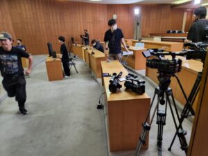 裁判所に観える撮影場所・議場・ロケーションコーデネート・撮影場所探し・アトリエミカミ・現場立ち合い・交渉・契約・撮影補助・製作部・バラエティー番組・ドラマ撮影・映画撮影・ＣＭ撮影・ミュージックビデオ撮影・YouTube撮影・番組企画・企画番組・東京近郊・東京・埼玉県・千葉県・神奈川県・茨城県・関東・ロケ場所・ロケ地・撮影・