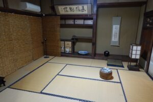 登録有形文化財橋本旅館スタジオ・アトリエミカミ・管理運営・グットデザイン賞・登録有形文化財橋本旅館スタジオ・古民家カフェ・登録有形文化財・ドラマ撮影・映画撮影・再現ドラマ撮影・YouTube撮影・ミュージックビデオ撮影・CM撮影・ロケ地・ロケ現場・撮影場所・ハウススタジオ・レンタルスタジオ・貸しスタジオ・東京・東京近郊・桜川市・真壁町・撮影準備