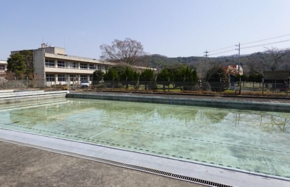 学校スタジオのプール・学校スタジオ撮影・ミュージックビデオ撮影現場・撮影スポット・学園ドラマ・コマーシャル撮影・CM撮影・映画撮影・再現ドラマ撮影・コスプレ撮影・ユーチューブ撮影・アトリエミカミ・管理運営・学校撮影・レンタルスタジオ・東京近郊・東京・東京・関東・桜川市・真壁町・撮影専用物件