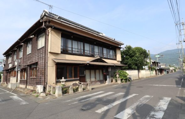 登録有形文化財橋本旅館スタジオ・撮影スタジオ・アトリエミカミ・管理運営・グットデザイン賞・登録有形文化財橋本旅館スタジオ・古民家カフェ・登録有形文化財・ドラマ撮影・映画撮影・再現ドラマ撮影・YouTube撮影・ミュージックビデオ撮影・CM撮影・ロケ地・ロケ現場・撮影場所・ハウススタジオ・レンタルスタジオ・貸しスタジオ・東京・東京近郊・桜川市・真壁町・撮影準備