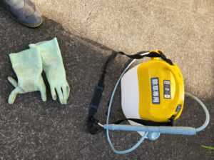除草剤散布・アパートスタジオ周辺・撮影専用アパート・撮影専用に改造したアパートスタジオ・撮影用電源。壁の取り外し・撮影用物件・ハウススタジオ・レンタルハウス・貸しスタジオ・アトリエミカミ・管理運営・スタジオ料金・映画撮影・ドラマ撮影・再現ドラマ撮影・YouTube撮影・ミュージックビデオ撮影・CM撮影・東京・東京近郊・連続ドラマ撮影・ロケ地・ロケ場所・有名作品・ロケ地巡り・ロケハン・ロケ弁・撮影場所