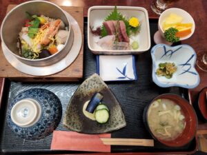 千姫釜めし・ふかがわ・撮影用アパートスタジオ・撮影専用アパート・撮影専用に改造したアパートスタジオ・撮影用電源。壁の取り外し・撮影用物件・ハウススタジオ・レンタルハウス・貸しスタジオ・アトリエミカミ・管理運営・スタジオ料金・映画撮影・ドラマ撮影・再現ドラマ撮影・YouTube撮影・ミュージックビデオ撮影・CM撮影・東京・東京近郊・連続ドラマ撮影・ロケ地・ロケ場所・有名作品・ロケ地巡り・ロケハン・ロケ弁・撮影場所