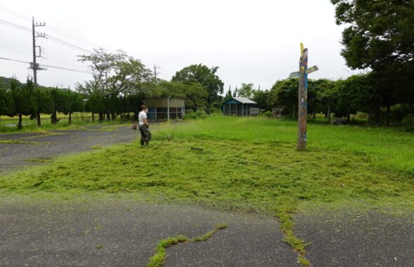 草刈り・雑草駆除・草刈り・学校スタジオ撮影・ミュージックビデオ撮影現場・撮影スポット・学園ドラマ・コマーシャル撮影・CM撮影・映画撮影・再現ドラマ撮影・コスプレ撮影・ユーチューブ撮影・アトリエミカミ・管理運営・学校撮影・レンタルスタジオ・東京近郊・東京・東京・関東・桜川市・真壁町・撮影専用物件