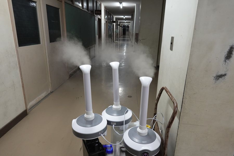 超音波加湿器の消毒液・学校スタジオ消毒・コロナ対策・・学校スタジオ・高校生の教室・学校スタジオ・学校撮影・ミュージックビデオ撮影現場・撮影スポット・学園ドラマ・コマーシャル撮影・CM撮影・映画撮影・再現ドラマ撮影・コスプレ撮影・ユーチューブ撮影・アトリエミカミ・管理運営・学校撮影・レンタルスタジオ・東京近郊・東京・東京・関東・桜川市・真壁町・撮影専用物件
