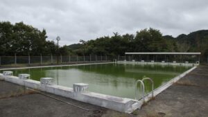視察物件・ロケハン・ロケ地依頼・草原・広い空き地・学校跡地・広場・ロケ地探し・バラエティー番組・落とし穴・ドラマ撮影・映画撮影・YouTube撮影・ミュージックビデオ撮影・テレビ撮影場所・ロケーションコーデネート・ロケコーデネート・場所探し・アトリエミカミ・東京近郊・東京・埼玉・千葉・茨城・栃木・群馬・神奈川・関東