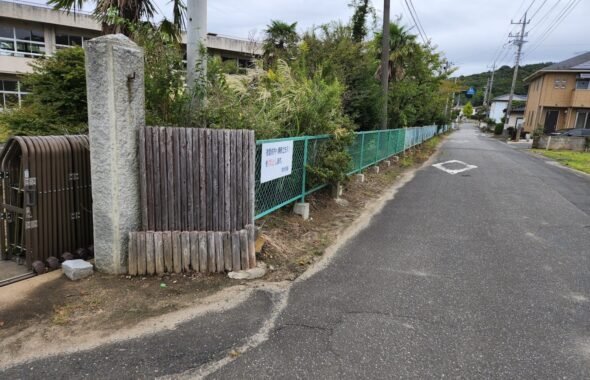 学校スタジオ外回りの木の枝・・学校スタジオ・学校撮影・ミュージックビデオ撮影現場・撮影スポット・学園ドラマ・コマーシャル撮影・CM撮影・映画撮影・再現ドラマ撮影・コスプレ撮影・ユーチューブ撮影・アトリエミカミ・管理運営・学校撮影・レンタルスタジオ・東京近郊・東京・東京・関東・桜川市・真壁町・撮影専用物件