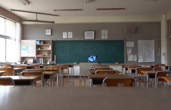 学校スタジオ教室の消毒・ロケハン・アトリエミカミ学校スタジオ・アトリエミカミの撮影現場・学校スタジオ・学校撮影・ミュージックビデオ撮影現場・撮影スポット・学園ドラマ・コマーシャル撮影・CM撮影・映画撮影・再現ドラマ撮影・コスプレ撮影・ユーチューブ撮影・アトリエミカミ・管理運営・学校撮影・レンタルスタジオ・東京近郊・東京・東京・関東・桜川市・真壁町・撮影専用物件