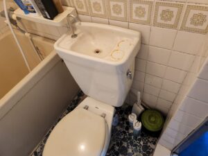 トイレの水漏れ修理・登録有形文化財橋本旅館スタジオ・アトリエミカミ・登録有形文化財橋本旅館スタジオ・登録有形文化財橋本旅館スタジオ外観・撮影スタジオ・アトリエミカミ・管理運営・グットデザイン賞・登録有形文化財橋本旅館スタジオ・古民家カフェ・登録有形文化財・ドラマ撮影・映画撮影・再現ドラマ撮影・YouTube撮影・ミュージックビデオ撮影・CM撮影・ロケ地・ロケ現場・撮影場所・ハウススタジオ・レンタルスタジオ・貸しスタジオ・東京・東京近郊・桜川市・真壁町・撮影準備