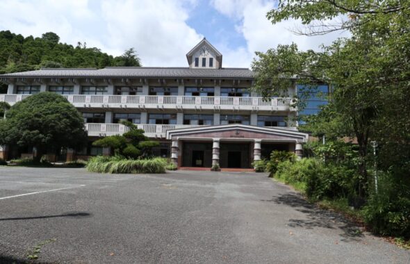 公共物件・アトリエミカミ・業務用大型ストーブ・学校の体育館・学校スタジオ・筑波山・高校生の教室・学校スタジオ・学校撮影・ミュージックビデオ撮影現場・撮影スポット・学園ドラマ・コマーシャル撮影・CM撮影・映画撮影・再現ドラマ撮影・コスプレ撮影・ユーチューブ撮影・アトリエミカミ・管理運営・学校撮影・レンタルスタジオ・東京近郊・東京・東京・関東・桜川市・真壁町・撮影専用物件