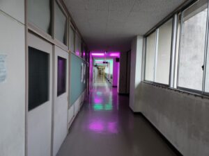 学校の廊下・学校スタジオ・筑波山・高校生の教室・学校スタジオ・学校撮影・ミュージックビデオ撮影現場・撮影スポット・学園ドラマ・コマーシャル撮影・CM撮影・映画撮影・再現ドラマ撮影・コスプレ撮影・ユーチューブ撮影・アトリエミカミ・管理運営・学校撮影・レンタルスタジオ・東京近郊・東京・東京・関東・桜川市・真壁町・撮影専用物件