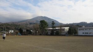 校庭・学校スタジオ・筑波山・高校生の教室・学校スタジオ・学校撮影・ミュージックビデオ撮影現場・撮影スポット・学園ドラマ・コマーシャル撮影・CM撮影・映画撮影・再現ドラマ撮影・コスプレ撮影・ユーチューブ撮影・アトリエミカミ・管理運営・学校撮影・レンタルスタジオ・東京近郊・東京・東京・関東・桜川市・真壁町・撮影専用物件