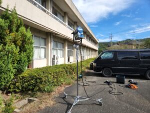学校スタジオ・撮影・照明機材・ロケハン・学校スタジオ・廊下・学校の廊下・学校スタジオ・筑波山・高校生の教室・学校スタジオ・学校撮影・ミュージックビデオ撮影現場・撮影スポット・学園ドラマ・コマーシャル撮影・CM撮影・映画撮影・再現ドラマ撮影・コスプレ撮影・ユーチューブ撮影・アトリエミカミ・管理運営・学校撮影・レンタルスタジオ・東京近郊・東京・東京・関東・桜川市・真壁町・撮影専用物件