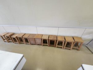 行田学校スタジオ・木の椅子・図工室の椅子・調理室の椅子・実験室の椅子・メンテナンス・北河原高等学校・高校スタジオ・東京近郊