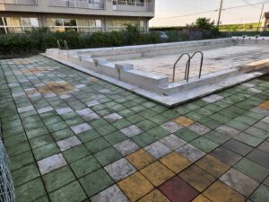 行田学校スタジオ・プールサイド・メンテナンス・高圧洗浄・清掃・北河原高等学校・高校スタジオ・東京近郊