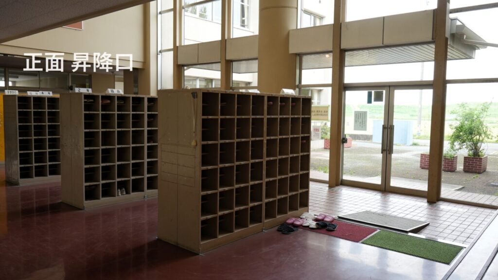 学校(校舎)撮影貸出し　下駄箱　玄関