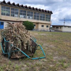 リヤカーのタイヤ修理・現場復帰・草刈り運搬