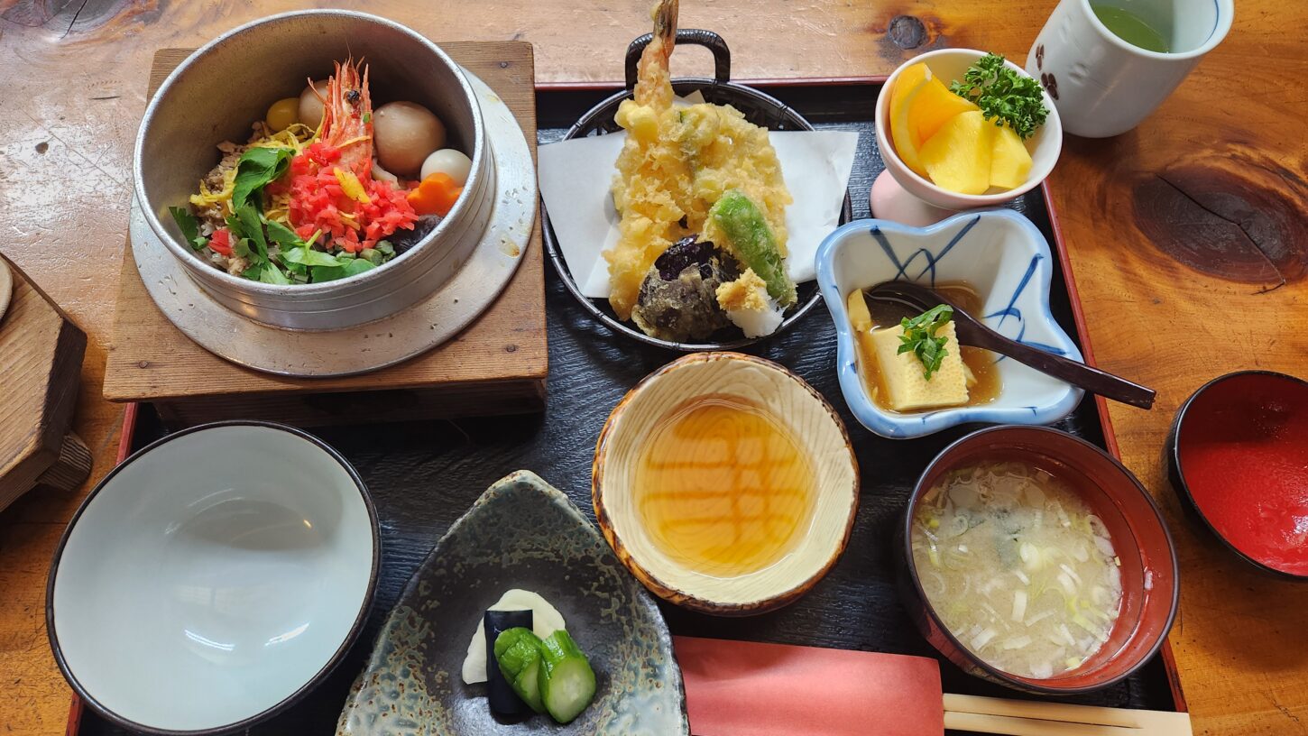 ふかがわ釜めし・千姫釜めし・常総市・水海道・撮影用アパートスタジオ・アパートスタジオ・撮影専用・撮影専用に改造したアパートスタジオ・撮影用電源。壁の取り外し・撮影用物件・ハウススタジオ・レンタルハウス・貸しスタジオ・アトリエミカミ・管理運営・スタジオ料金・映画撮影・ドラマ撮影・再現ドラマ撮影・YouTube撮影・ミュージックビデオ撮影・CM撮影・東京・東京近郊・連続ドラマ撮影・ロケ地・ロケ場所・有名作品・ロケ地巡り・ロケハン・ロケ弁・撮影場・美術建込・ドローン撮影・日本テレビ・テレビ朝日・テレビ東京・フジテレビ・ネットフリックス・ＣＭ撮影・撮影スタジオ・東京都・埼玉県・千葉・神奈川・茨城・関東圏・